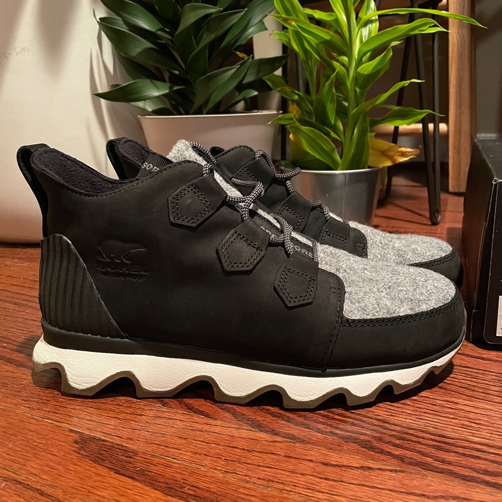 Sorel Kinetic Caribou NIB Sz 9.5